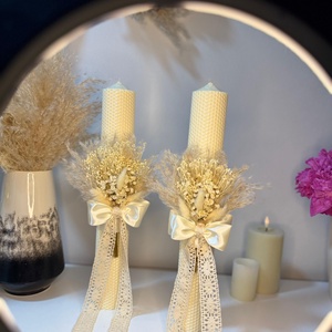 Lumanare cununie nunta sau botez din ceara naturala decorate cu flori uscate - accesorii nuntă - materiale decor pentru nuntă - decorațiuni pentru masa de nuntă  - Artynos.ro