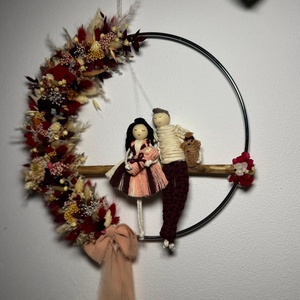 CORONITA ORNAMENT PERETE CU PAPUSI MACRAME_CADOU FAMILIE - Artynos.ro