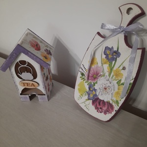 Set casuta pentru ceai si tocator decorativ cu buchet de flori, Casă & Stil de viață, Accesorii pentru decorat casa, Decorațiuni de masă și decorațiuni pentru rafturi , Decorațiuni de masă, Decoupage, transfer și tehnici șervețel, ARTYNOS