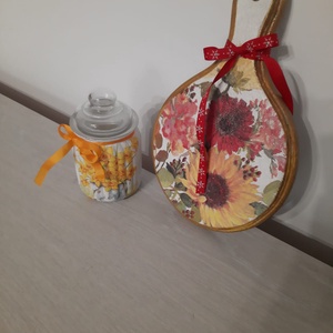 Set bomboniera cu narcise si tocator decorativ rotund - casă & stil de viață - accesorii pentru decorat casa - decorațiuni de masă și decorațiuni pentru rafturi  - decorațiuni de masă - Artynos.ro