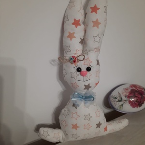 Iepuras alb cu stelute, Casă & Stil de viață, Echipament pentru camera copiilor, Decorațiuni pentru camera copilului, Cusătură, ARTYNOS