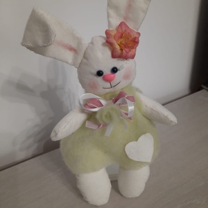 Iepuras cu rochita vernil, Jucarii si echipamente pentru copii, Plusuri, Iepure de plus, Cusatura, ARTYNOS
