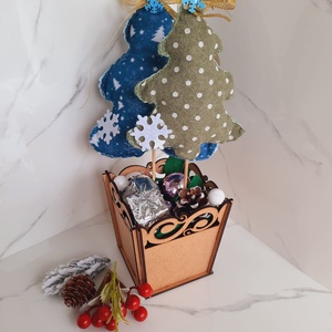Ghiveci cu brazi colorati, Casa & Stil de viata, Accesorii pentru decorat casa, Decoratiuni de masa si decoratiuni pentru rafturi , Decoratiuni de masa, Altele, ARTYNOS