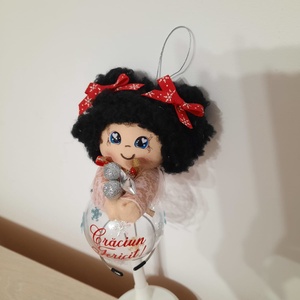 Fetita bruneta decoratiune - crăciun - decorațiuni de crăciun de casă - globuri de crăciun - Artynos.ro