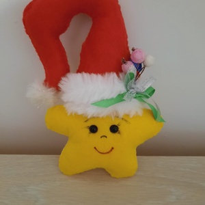 Steluta cu caciula rosie si panglica verde de agatat - crăciun - decorațiuni de crăciun de casă - globuri de crăciun - Artynos.ro