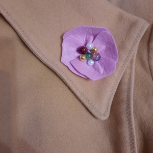 Brosa floare lila - bijuterii - broșe - Artynos.ro