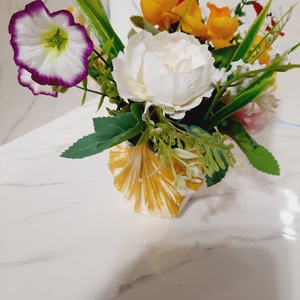 Vaza cu flori - casă & stil de viață - decorațiuni de casă - accesorii florale - buchete de flori - Artynos.ro