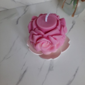 Lumanare cu trandafiri - casă & stil de viață - lumânări, parfumuri, arome - lumânări artizanale - Artynos.ro