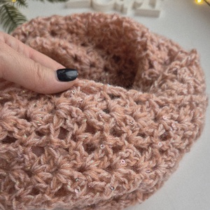 Fular Infinity Blush Sparkle  Lână, Acril și Paiete Elegante - îmbrăcăminte și modă - eșarfe, pălării, fularuri - șaluri - Artynos.ro