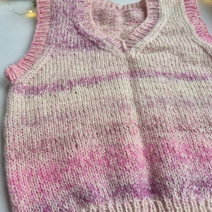 Vestă Tricotată V-Neck Pastel Dream  Căldură Pufoasă și Stil Retro - îmbrăcăminte și modă - haine damă - vestă femei - Artynos.ro