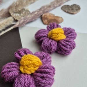 Mărțișor Handmade Tip Broșă � Flower Power Magenta si Galben Solar - bijuterii - broșe - Artynos.ro