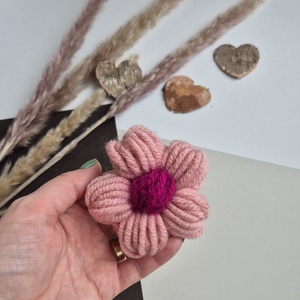 Mărțișor Handmade Tip Broșă � Flower Power Magenta Dust Pink - bijuterii - broșe - Artynos.ro