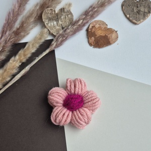 Mărțișor Handmade Tip Broșă � Flower Power Magenta Dust Pink - bijuterii - broșe - Artynos.ro