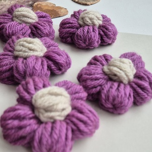 Mărțișor Handmade Tip Broșă � Flower Power Purple Sand - bijuterii - broșe - Artynos.ro