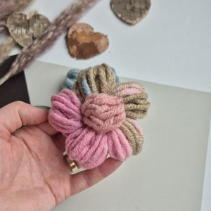 Mărțișor Handmade Tip Broșă � Flower Power Mix Pastel - bijuterii - broșe - Artynos.ro