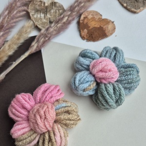 Martisor Handmade Tip Brosa � Flower Power Mix Pastel - Artynos.ro