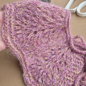 Guler Între rânduri - texturat in valuri - îmbrăcăminte și modă - haine damă - bluze damă - Artynos.ro