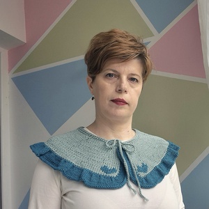 Guler Între rânduri - volanase cu inimi - îmbrăcăminte și modă - haine damă - bluze damă - Artynos.ro