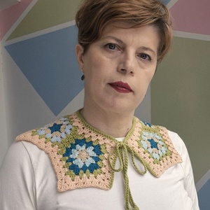 Guler Între rânduri - patratul bunicii - îmbrăcăminte și modă - haine damă - bluze damă - Artynos.ro