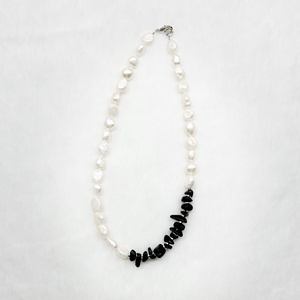 Colier tip choker cu perle de cultură și obsidian! - bijuterii - coliere - chockere - Artynos.ro