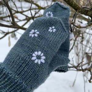 Manusi din lana tricotate manual, cu flori brodate (marime S-M), Imbracaminte si moda, Esarfe, palarii, fularuri, Manusa, , ARTYNOS