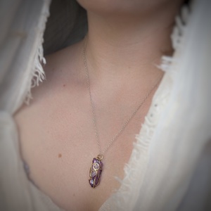 Pandantiv din Alama cu Angel Aura Quartz 'Mist' - bijuterii - coliere - coliere cu pandantive - Artynos.ro
