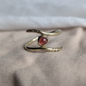 Inel din Alama cu Granat , Bijuterii, Inele, Inele cu pietre semipretioase, Prelucrarea metalelor, ARTYNOS