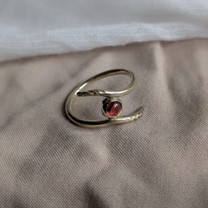 Inel din Alamă cu Granat  - bijuterii - inele - inele cu pietre semiprețioase - Artynos.ro