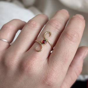 Inel din alama cu granat  - bijuterii - inele - inele cu pietre semiprețioase - Artynos.ro