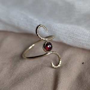 Inel din alama cu granat  - bijuterii - inele - inele cu pietre semiprețioase - Artynos.ro