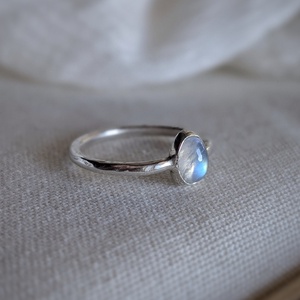 Inel din Argint cu Piatra Lunii Celestial Seed - bijuterii - inele - inele cu pietre semiprețioase - Artynos.ro