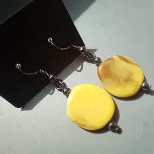 Cercei acrilic galben, accesorii de inox - Artynos.ro