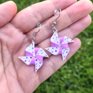 Cercei elice din lut polimeric -design modern handmade - bijuterii - cercei - cercei cu figurine - Artynos.ro