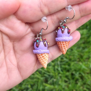 Cercei înghețată cu topping de ciocolată și bomboane � handmade din lut polimeric - bijuterii - cercei - cercei cu figurine - Artynos.ro