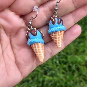 Cercei inghetata cu topping de ciocolata si bomboane � handmade din lut polimeric, Bijuterii, Cercei, Cercei cu figurine, Confectionarea bijuteriilor, Lucrare cu argila, ARTYNOS