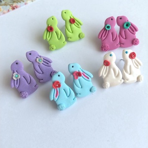 Cercei iepurasi handmade colorati � stud din lut polimeric, design jucaus , Bijuterii, Cercei, Cercei cu figurine, Confectionarea bijuteriilor, Lucrare cu argila, ARTYNOS