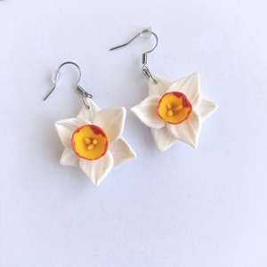 Cercei handmade narcise din lut polimeric, design floral delicat - bijuterii - cercei - cercei lungi - Artynos.ro