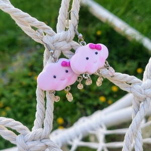 Cercei handmade norișori roz cu picături, din lut polimeric - bijuterii - cercei - cercei cu figurine - Artynos.ro