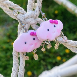 Cercei handmade norisori roz cu picaturi, din lut polimeric, Bijuterii, Cercei, Cercei cu figurine, Lucrare cu argila, Confectionarea bijuteriilor, ARTYNOS