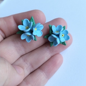 Cercei Nu mă uita albaștri � flori handmade din lut polimeric, model delicat - bijuterii - cercei - cercei cu figurine - Artynos.ro