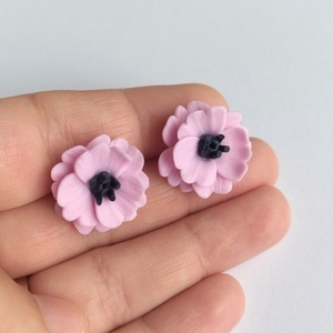 Cercei stud Anemone roz � model floral handmade - Artynos.ro