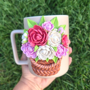 Căniță handmade decorată cu flori din lut polimeric , Design floral 3D tip coș cu flori - casă & stil de viață - echipamente de bucătărie - accesorii de servire - căni - Artynos.ro