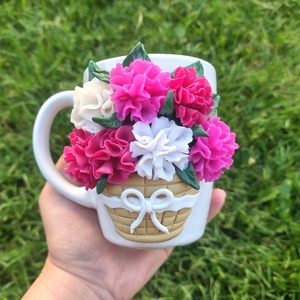 Cana decorata manual cu flori roz si albe din lut polimeric ,Cadou handmade elegant - Artynos.ro