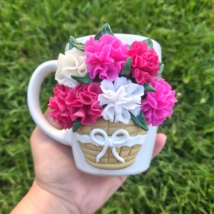 Cană decorată manual cu flori roz și albe din lut polimeric ,Cadou handmade elegant - casă & stil de viață - echipamente de bucătărie - accesorii de servire - căni - Artynos.ro