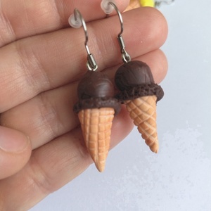 Cercei Fimo inghetata cu ciocolata , Bijuterii, Cercei, Cercei lungi, , Cercei realizati manual din lut polimeric, in forma de inghetata delicioasa cu ciocolata Un accesor..., ARTYNOS