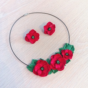 Set bijuterii handmade cu maci roșii,Colier floral pe sârmă și cercei stud din Fimo - bijuterii - seturi de bijuterii - Artynos.ro