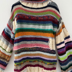 Pulover multicolor călduros și lejer potrivit atât pentru iarnă cât și pentru inceput de primăvară. - îmbrăcăminte și modă - haine damă - bluze damă - Artynos.ro