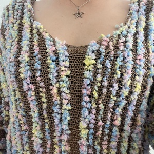 Pulover croșetat din fir în formă de floricele multicolore. - îmbrăcăminte și modă - haine damă - bluze damă - Artynos.ro