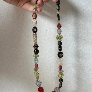 Lanț handmade din mărgele acrilice aurii în stil baroc. - bijuterii - coliere - coliere din mărgele - Artynos.ro