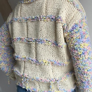 Pulover handmade unicat, lejer și delicat. - îmbrăcăminte și modă - haine damă - bluze damă - Artynos.ro